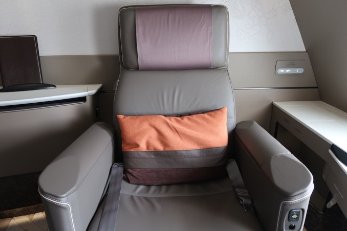 SINGAPORE AIRLINES A380 FIRST CLASS SUITE