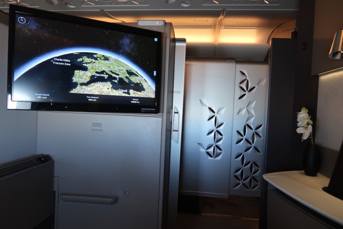 SINGAPORE AIRLINES A380 FIRST CLASS SUITE
